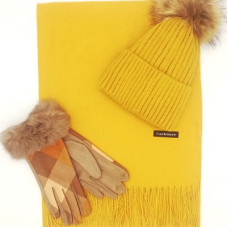 Дамски зимен комплект в горчица-Кашмирен шал, шапка с пух и ръкавици