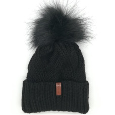 Дамска зимна шапка плетена с подгъв в черен цвят