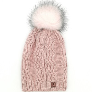 Дамска зимна шапка в розово с помпон плетена