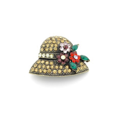 Красива малка брошка шапка с камъни и цветя