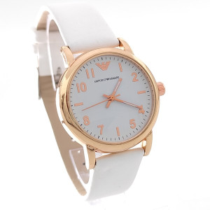 Марков дамски часовник в бяло с цифри Emporio Armani