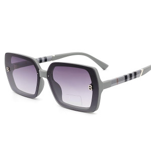Дамски слънчеви очила със сива рамка BURBERRY