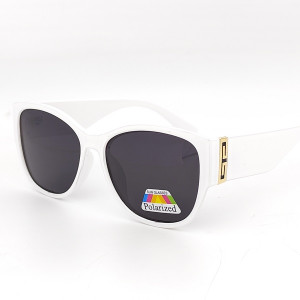 Дамски слънчеви очила с бяла рамка и тъмни стъкла Polaroid