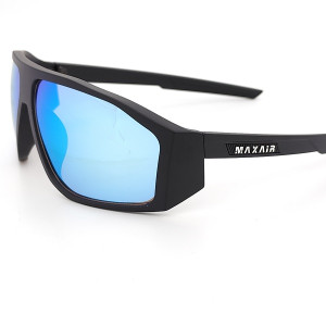 Мъжки слънчеви очила в черно със сини стъкла 400 UV